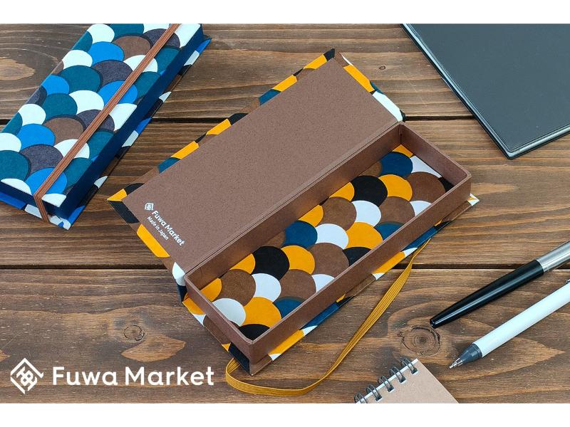 FuwaMarket 手染め和紙 ペンケース ゴムバンド付 青海波 BROWN