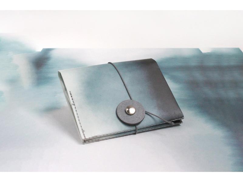 ＰＡＰＥＲ　ＷＡＬＬＥＴ　水彩　にじみ