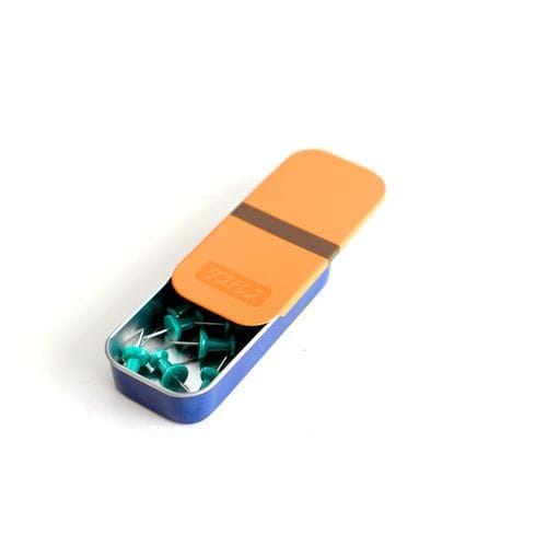 日本理化学工業 ブリキ缶 画鋲 小物入れ オシャレ プレゼント 黒板拭き型 黒板消し型