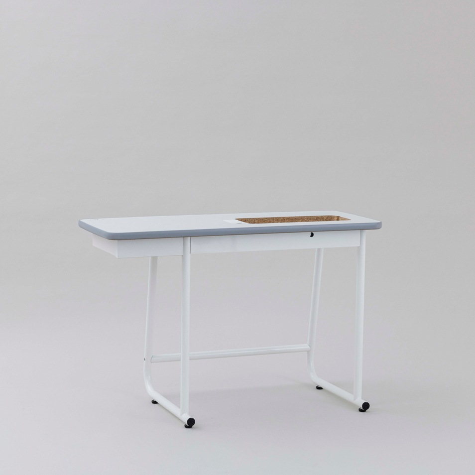ＪＵＫＩ　職業用ミシン　シュプールＢＵＮＫＡ（ＴＬ３０ＤＸＢ） SALE》JUKI 職業用ミシン 専用テーブル （SPUR