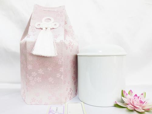 【 骨袋 骨壷カバー 】【 覆い袋のみ 】 骨壷用 覆い袋( 骨壷袋 )金糸 桜 5寸<br> 仏具 仏壇 骨壷 骨壺 49日 後飾り お悔やみ 供養 犬 猫 ペット供養 かわいい