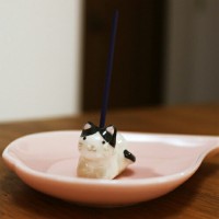 【 ペット仏具 仏具セット 】 ペット仏具 6点セット ピンク おりん(こりん) 信楽焼 猫　白黒 富士額 お線香立て ハート型お香皿つき  花立 湯呑 供物台 ハート 香皿 お線香立て 仏壇 仏具 