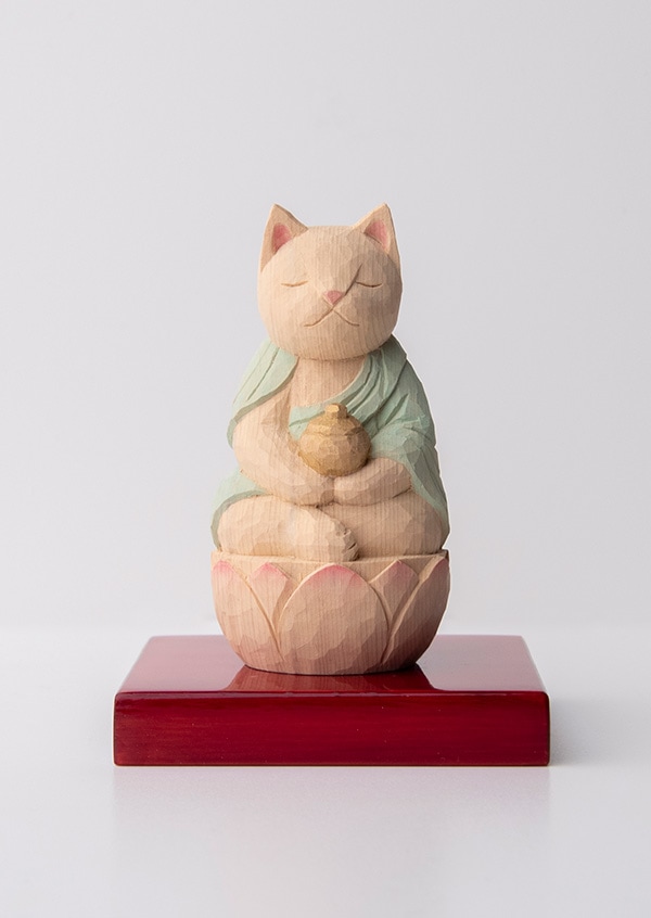 岩盤浴をする猫さま 専用 体の芯から温々寛ぐ白黒猫、蓋に寝転ぶ岩盤浴スタイル | 猫ジャーナル