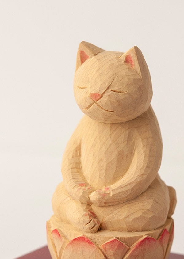 現代美術/「瞑想する猫」/ネコ/彩色木彫り人形/彫刻/オブジェ
