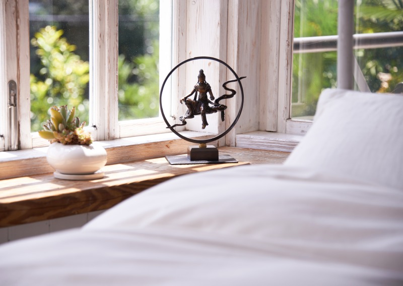 仏像】雲上観音菩薩 原型・石原良定 高岡銅器 | 仏師・作家原型制作