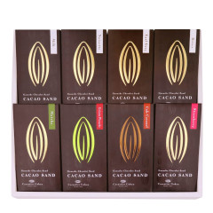 �����������8����