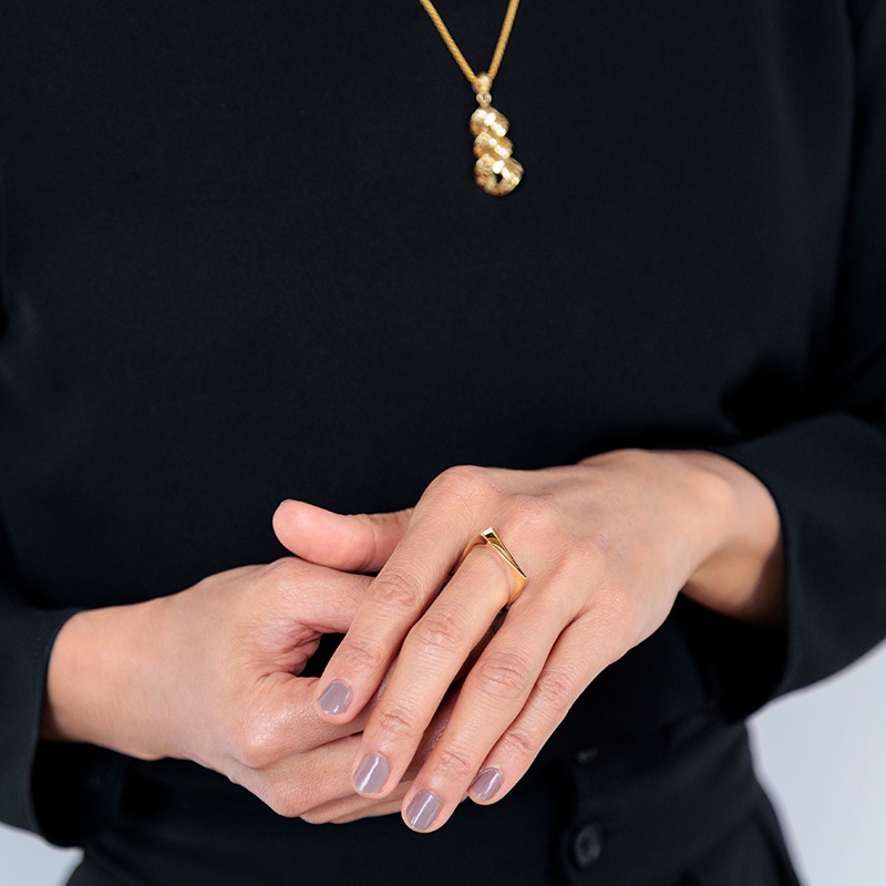 K18YG ゴールドリング VESPIGNANI 