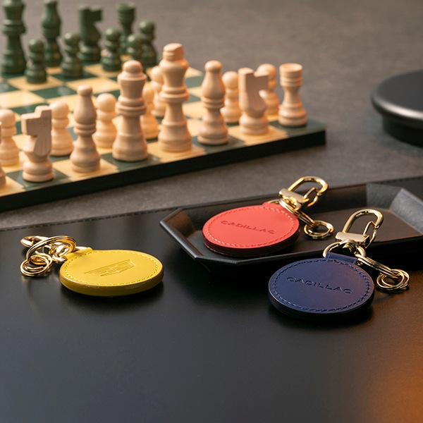 CADILLAC LOGO LEATHER KEY RING (RED)