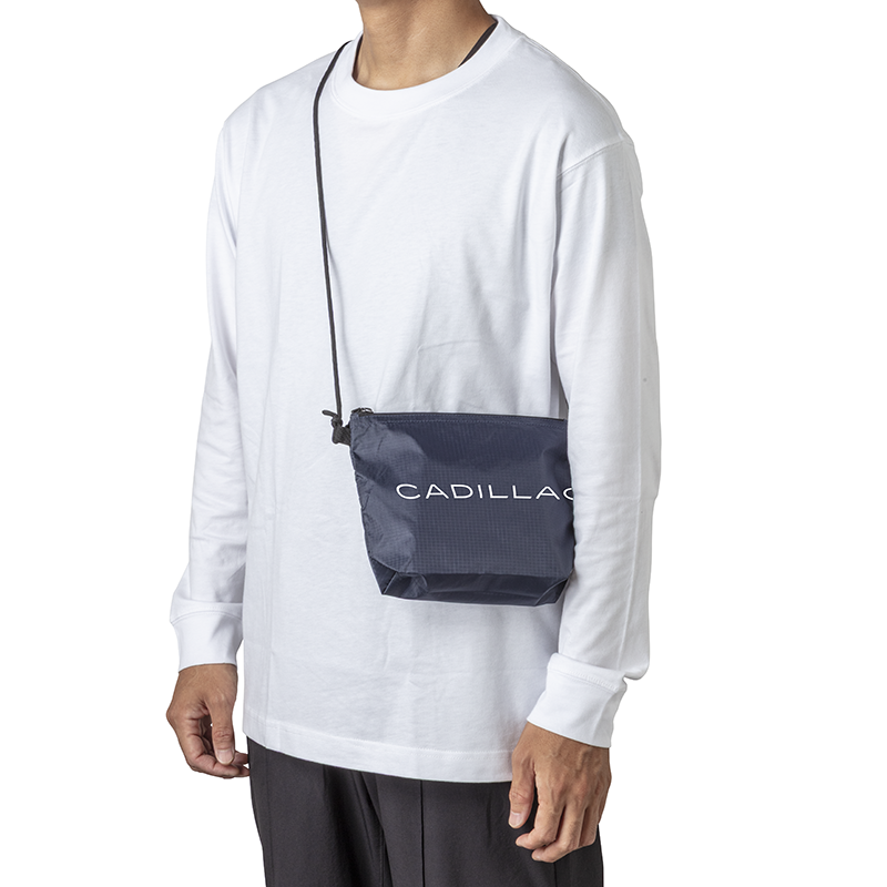 CADILLAC サコッシュ