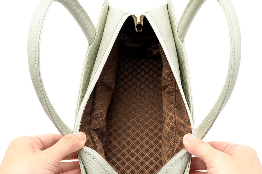 [即納品]利休型箱バッグ　ギアナ＜薄青鼠（No.901C）＞　刻印：銀箔　金具：アンティークゴールド