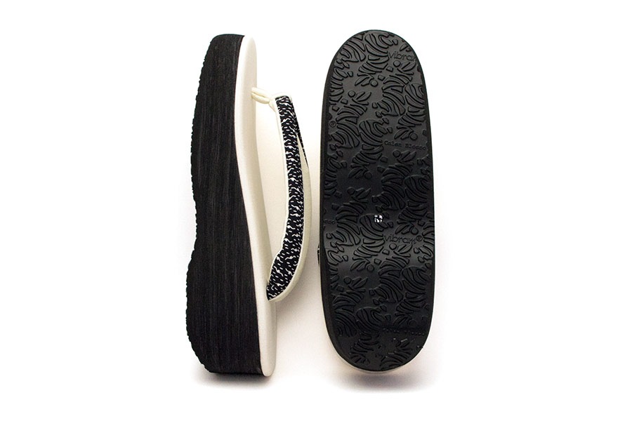 [オーダー品]カフェぞうりレディース　No.62220＜江戸小紋/蝙蝠文様・ブラック＞