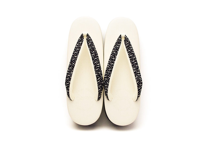 [オーダー品]カフェぞうりレディース　No.62220＜江戸小紋/蝙蝠文様・ブラック＞