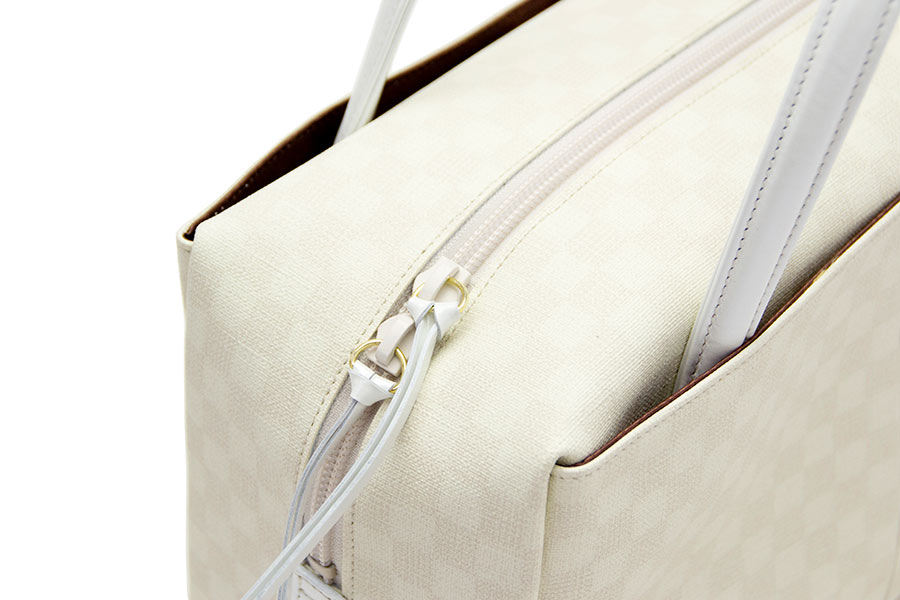 【受注生産：納期2ヶ月】LIバッグ（エルアイバッグ）　V格子＜ホワイト＞　金具：ゴールド