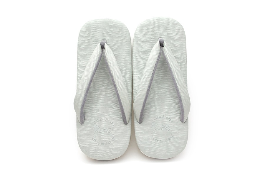 [Lサイズ即納品]カフェぞうり　メンズ　No.9020　＜ギアナ/No.901C（薄青鼠）＞【すげ加減：ゆるめ】