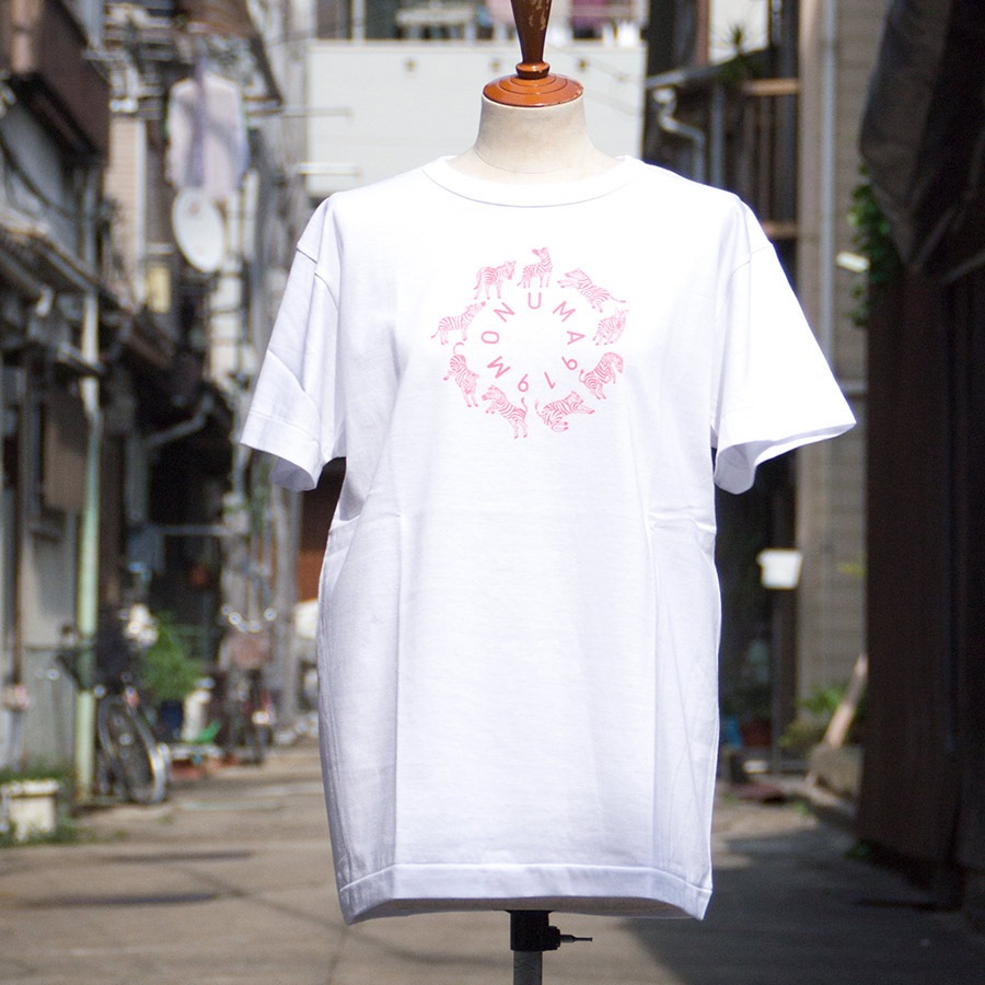 [即納品]Tシャツ　ユニセックス＜うまくいく紋・MONUMA・白地ピンクプリント＞　※ギフトラッピング不可