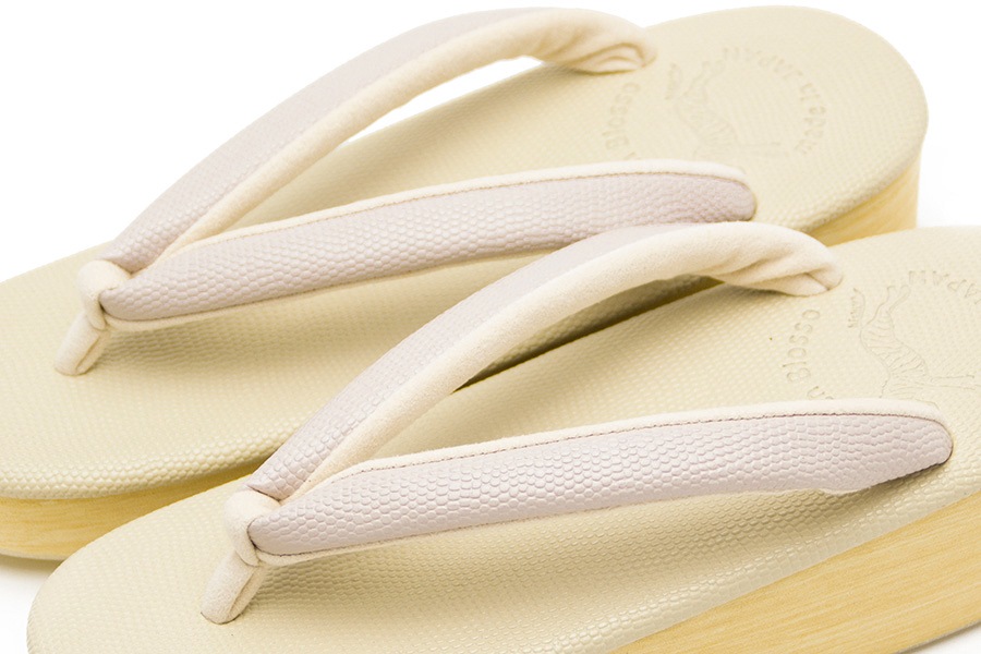 [Mサイズ即納品]カフェぞうり　レディース　No.30220　＜ギアナ/No.319C（藤紫）×No.311C（象牙）＞