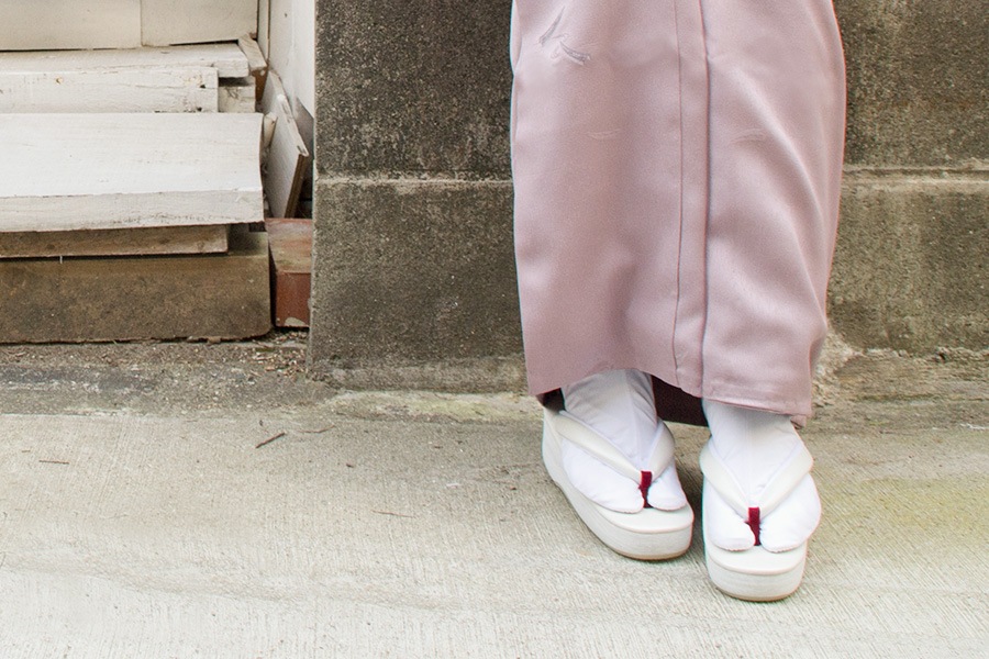 [Lサイズ即納品]【ネット限定】カフェぞうり　レディース　No.F293＜オフホワイト×先坪：赤＞