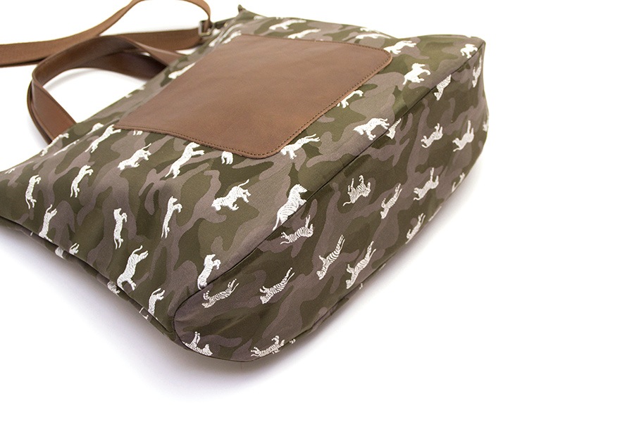 [即納品]グレーザ　ナイロン＜青紫＞ 革：ブラウン