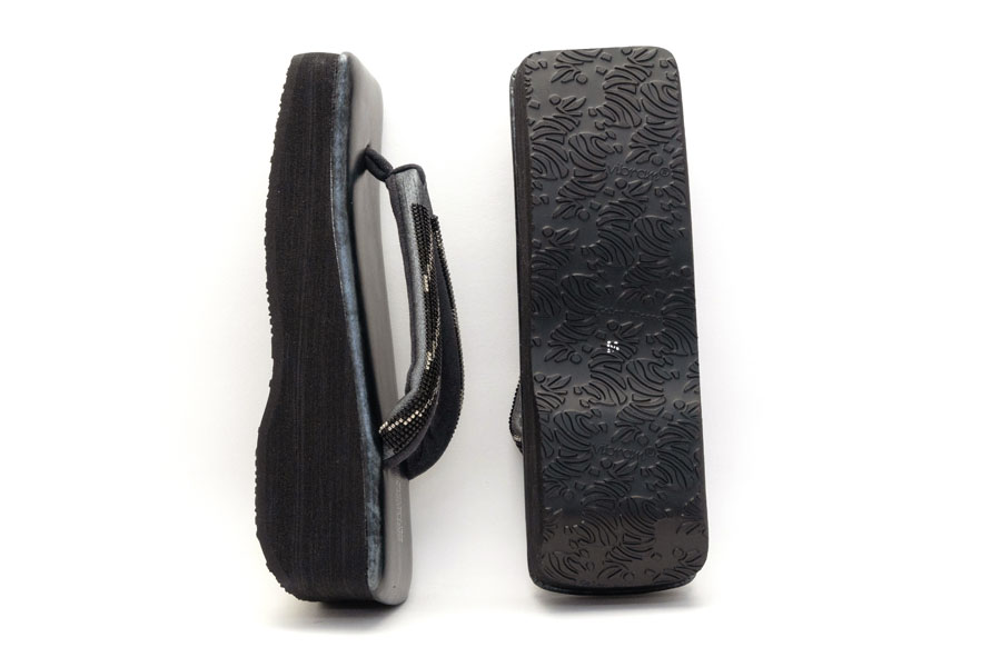 [オーダー品]カフェぞうりレディース No.57325 ジュディ＜デジタル/黒銀＞