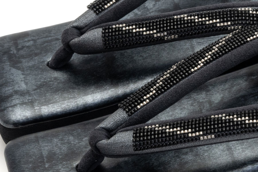 [オーダー品]カフェぞうりレディース No.57325 ジュディ＜デジタル/黒銀＞