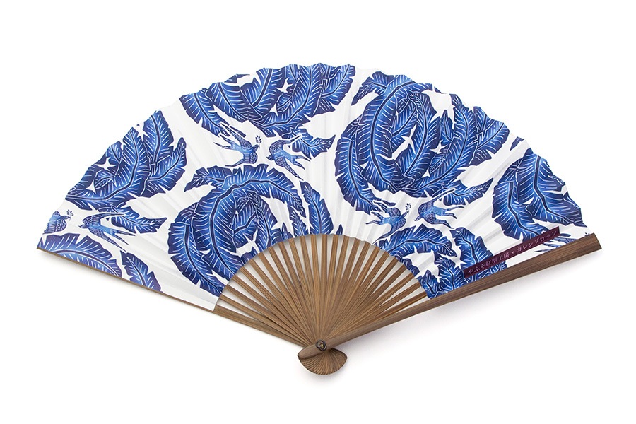 [即納品]扇子　＜花喰鳥と丸芭蕉・ブルー＞（香り付き）　