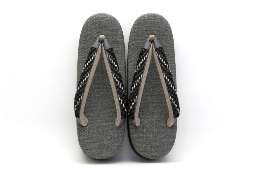 [Lサイズ即納品]カフェぞうりレディース No.57225 ジュディ＜デジタル/黒銀＞