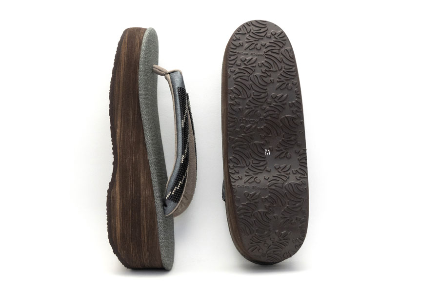 [Lサイズ即納品]カフェぞうりレディース No.57225 ジュディ＜デジタル/黒銀＞