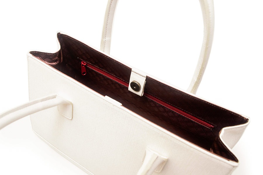 【受注生産：納期2ヶ月】ポスト3　菱青海＜サクラサク／オフホワイト＞　No.803　金具：ゴールド