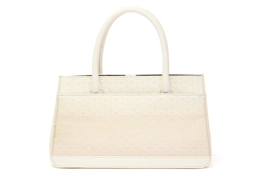 【受注生産：納期2ヶ月】ポスト3　菱青海＜サクラサク／オフホワイト＞　No.803　金具：ゴールド