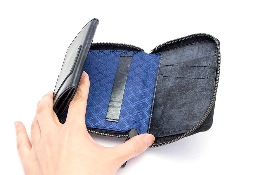 [即納品]腹筋さいふ　うるしまうま＜ブラック＞