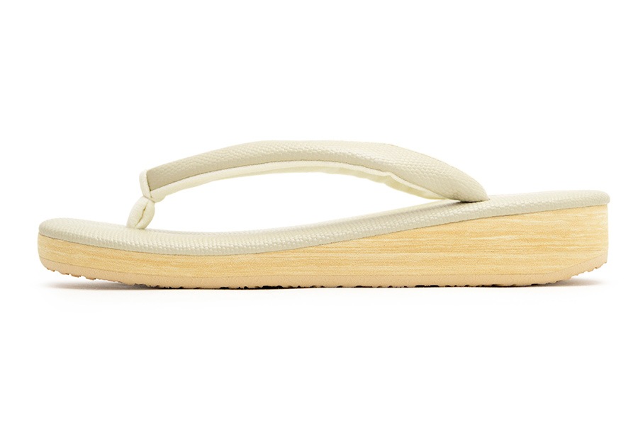 [Sサイズ即納品]カフェぞうりラッテ（低台）　レディース　No.31019　＜ギアナ/No.311C（象牙）＞【すげ加減：少しゆるめ】