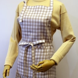 CALIENTE Linea カリエンテ リトアニア リネン 麻 100％ エプロン　エマ（チェック）トープ色