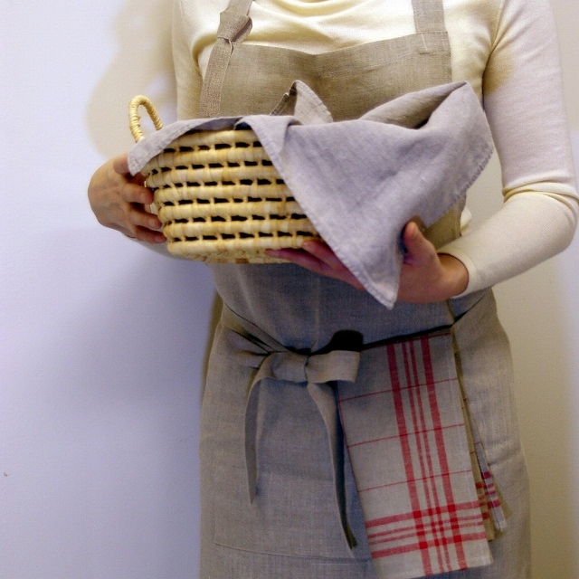 CALIENTE Linea カリエンテ リトアニア リネン 麻 100％　エプロン カルボ　亜麻色