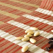 フロー 北欧 リネン テーブルランナー　ナチュラル/レッド