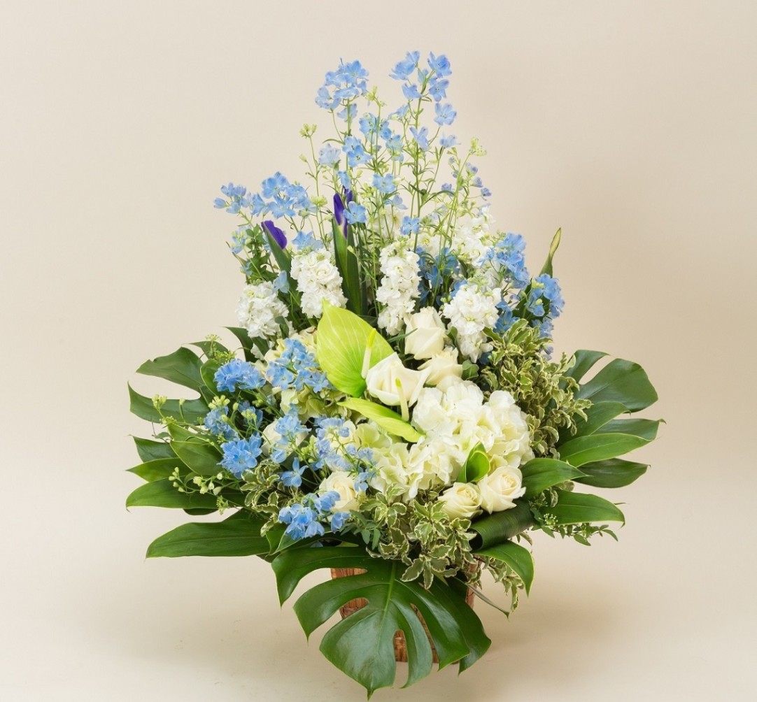 爽やかで清楚なブルー系アレンジメント