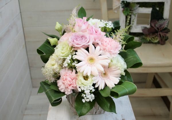 おまかせアレンジメントＭ-淡ピンク系