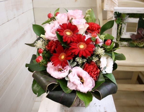 おまかせアレンジメントＭ-赤・ピンク系