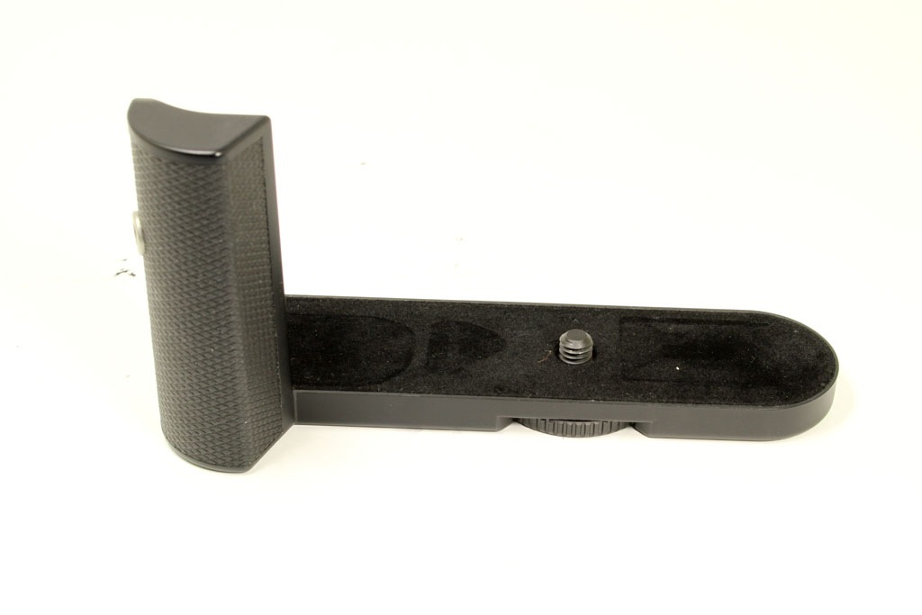 《美品》Leica Q2用 ハンドグリップ Leica M10 専用 ハンドグリップメタル 檀木材 ハンドメイド