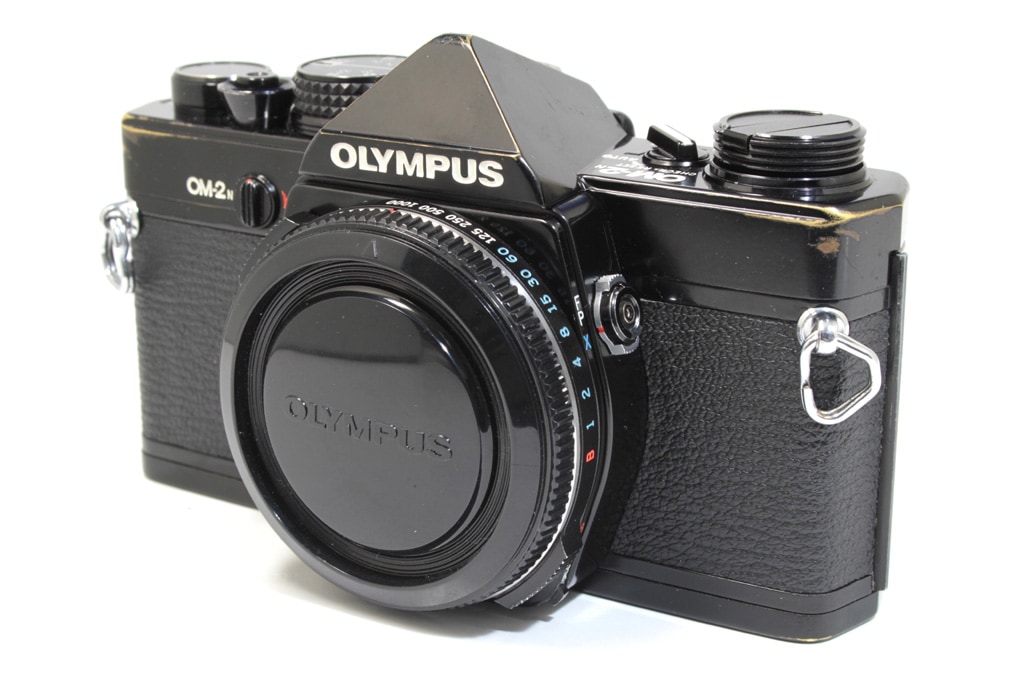 【中古】OLYMPUS オリンパス OM-2N ブラック + ワインダー 2 トップカメラオンライン / オリンパス(olympus) OM-2N + ワインダー2