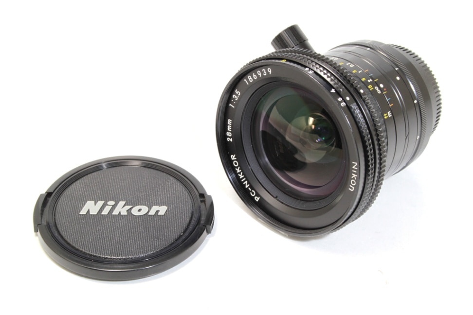 美品　ニコン　Nikon PC-NIKKOR 28mm f3.5 普通の広角レンズとしても、アオリ撮影も優秀なPC-Nikkor 28mm F3.5