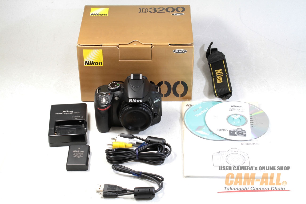Nikon D3300 デジタル一眼レフカメラ ボディ バッテリー等付き Nikon D3300 デジタル一眼レフカメラ ボディ バッテリー等付き
