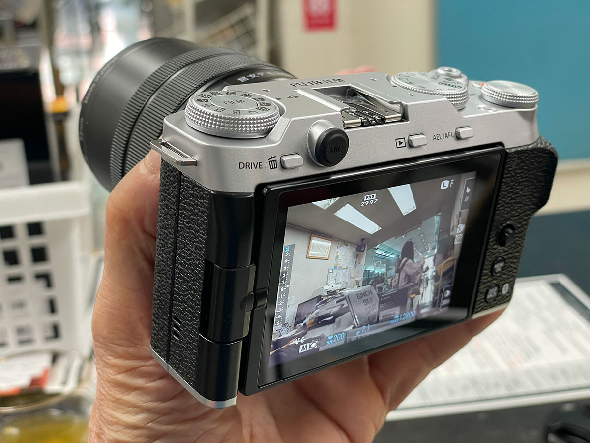 [3ǯ�ݸ���] FUJIFILM X-M5 XC15-45mm��󥺥��å� �֥�å�������С��إ���С�����¨Ǽ��ǽ��XM5 �ߥ顼�쥹���X-M5LK-1545-B/S Lens Kit ɸ�ॺ�����󥺥��å�