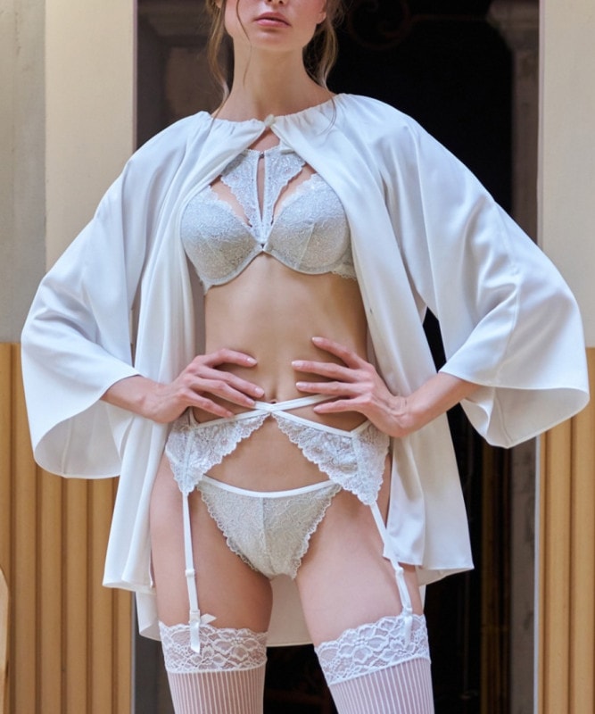 Love ノーカラーガウン / White