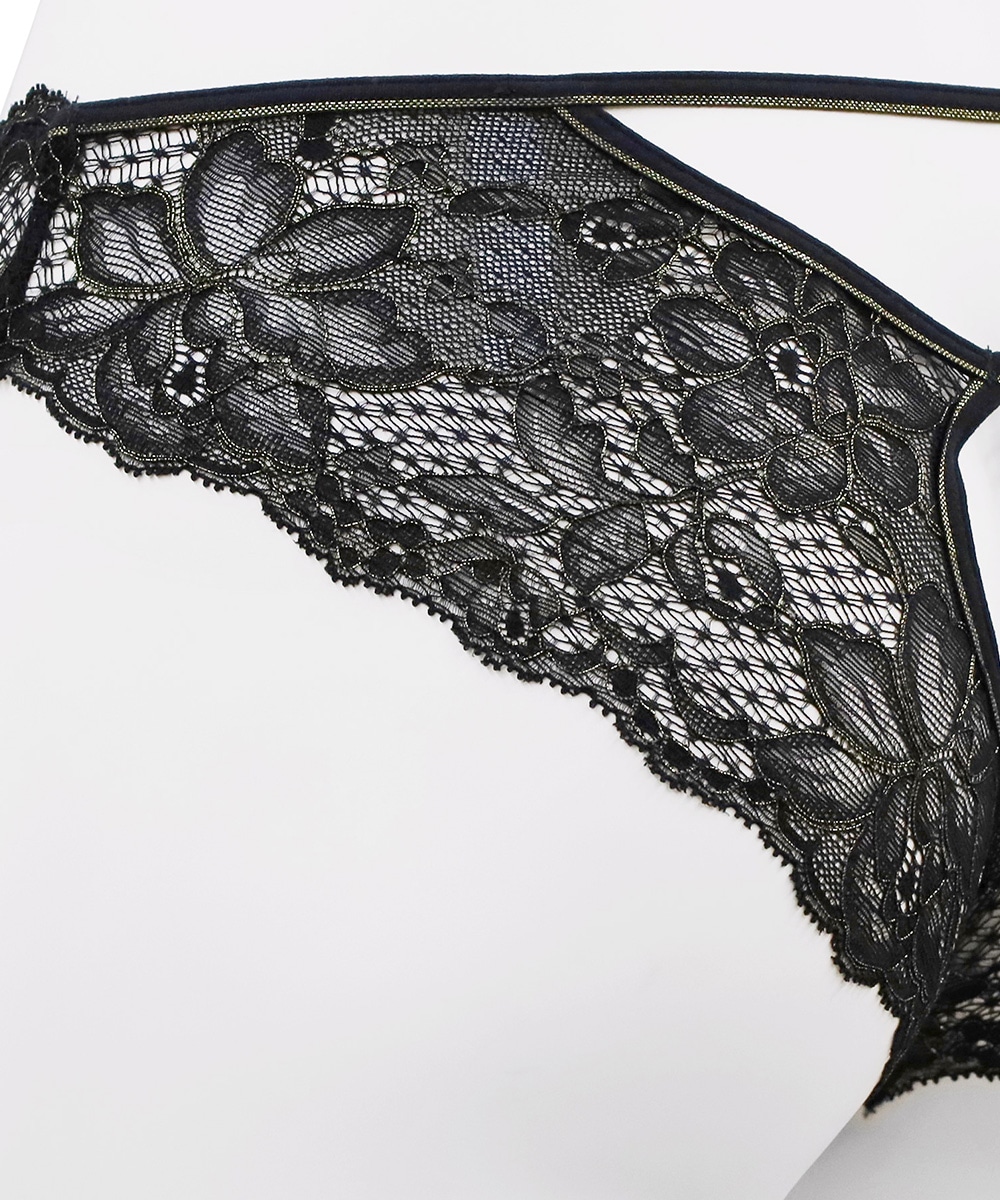 Velvet Sin バックオープンデザインショーツ