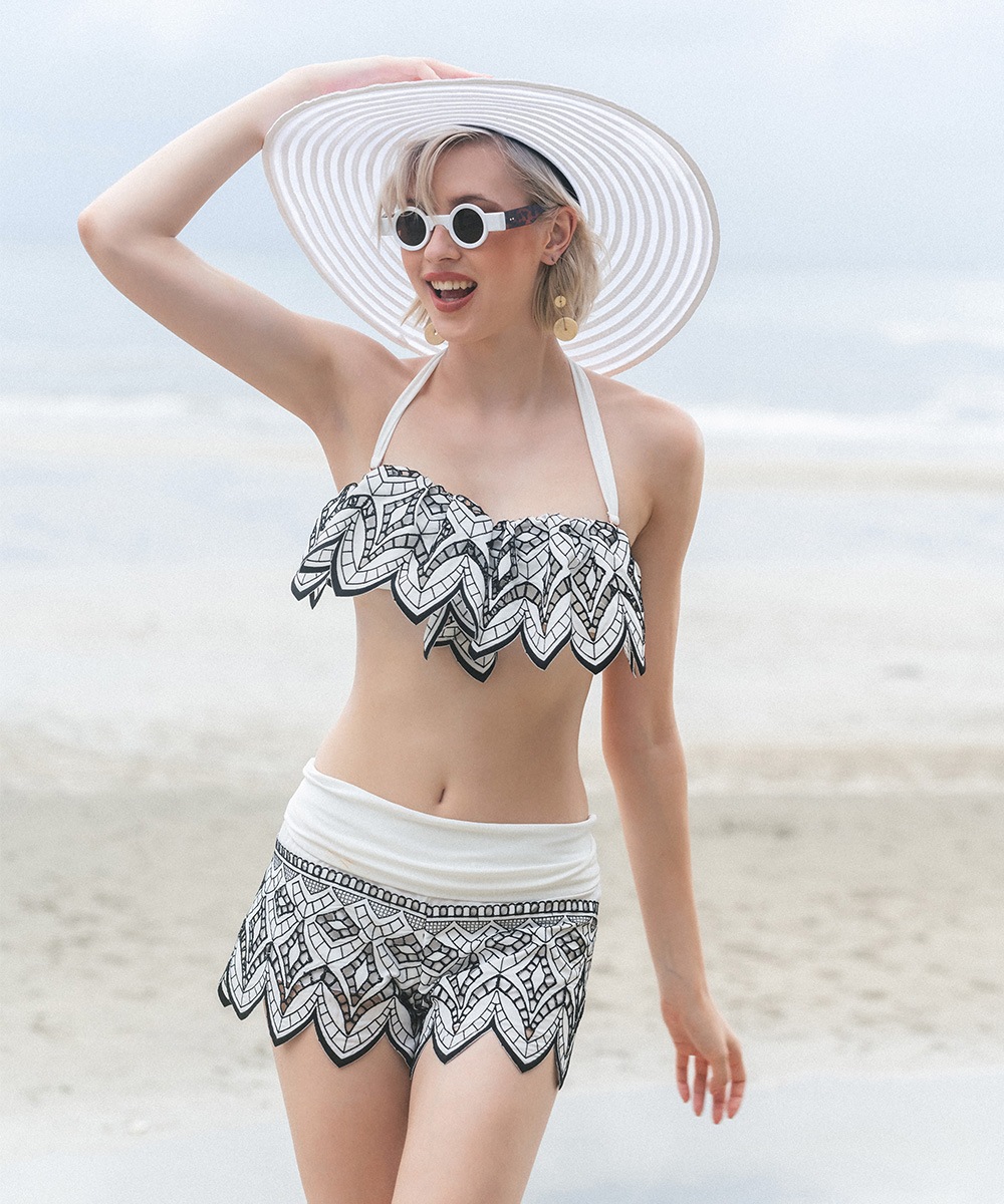 Fleur レース切り替えショートパンツ