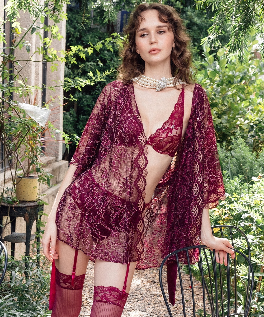 In Your Heart 総レースガウン / Dark Red