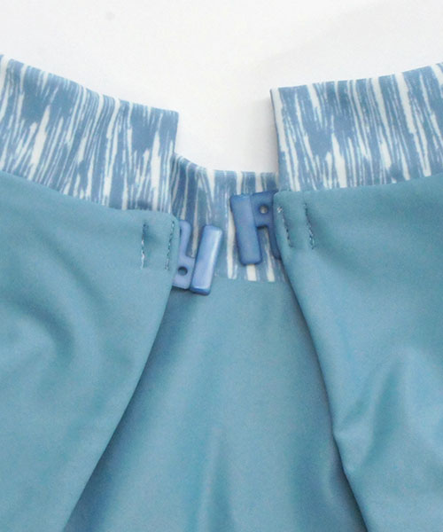 Sea ハイネックスポーツブラ