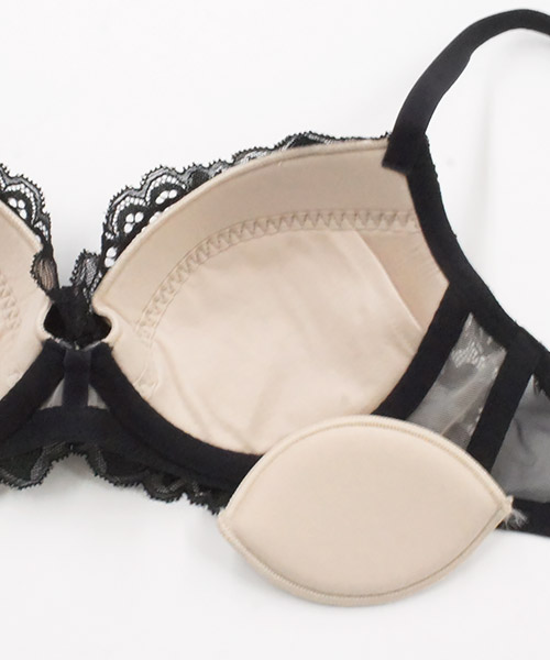 Lily つけ襟デコルテメイクブラジャー / Off White