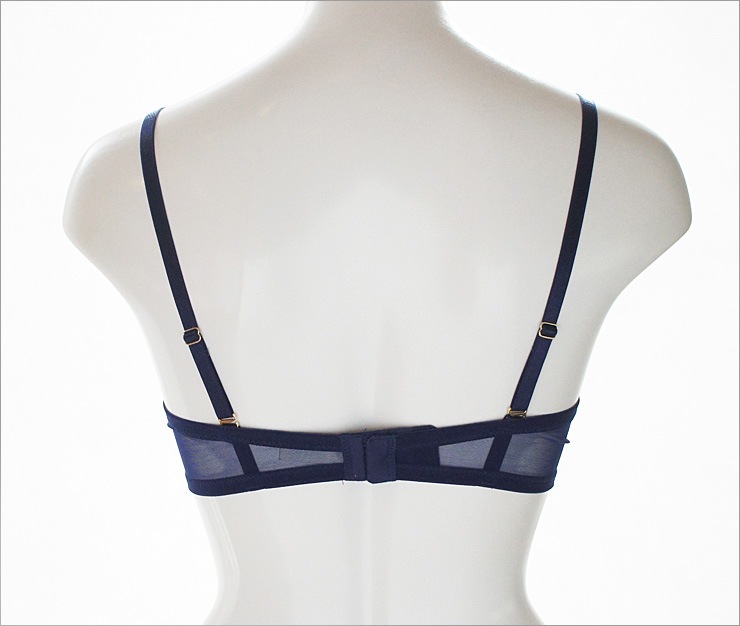 Exquisite ストラップレスモールドカップブラジャー