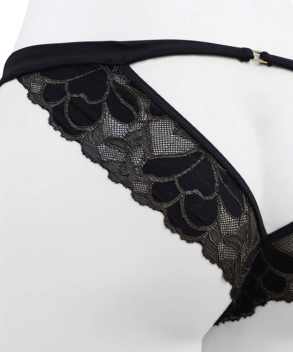 Whispers バックオープンデザインショーツ